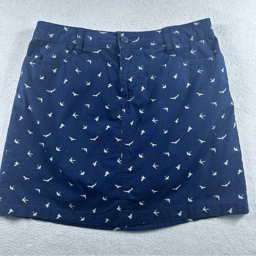 St Johns Bay Short  Size 8 Bird Print Womens Blue Preppy Coastal Golf Tennis